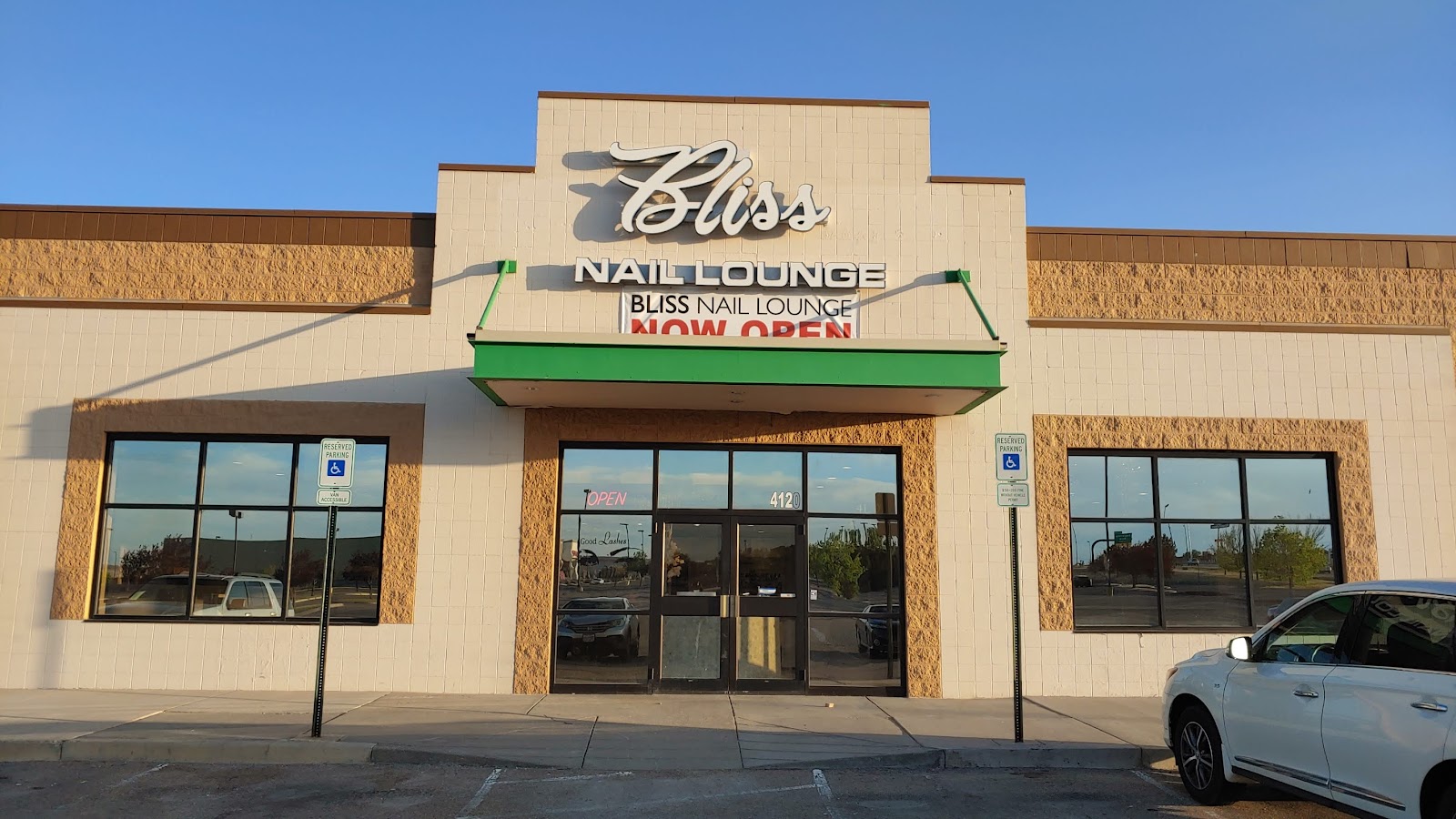 Bliss Nail Lounge Pueblo logo